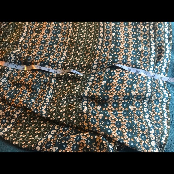 Top - Picture 2 of 2